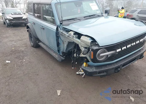 2022 Ford Bronco Wildtrak z USA, uszkodzony, nr VIN 1FMEE5DP5NLB42812